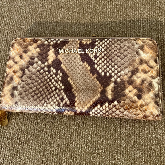 Michael Kors Jet Set Travel Python Embossed Ladies Wallet Blossom - Picture 1 of 5